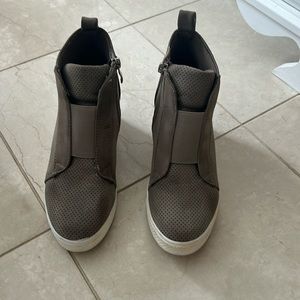 Cute zip platform sneakers